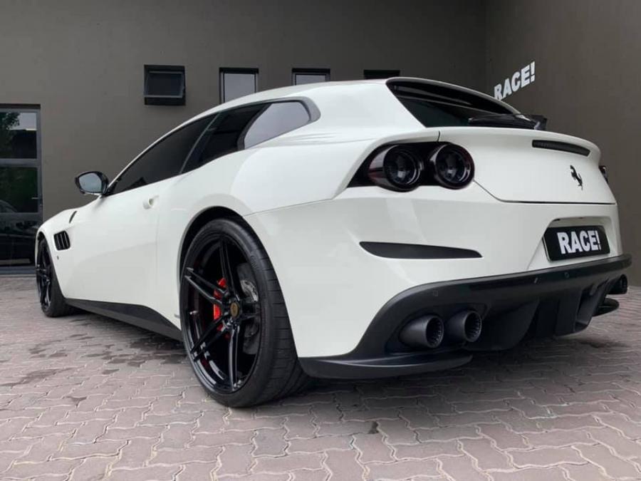  Ferrari GTC4Lusso T by RACE! 2019 года  (фото 6 из 13)